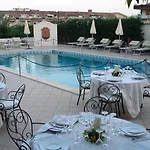 Daphne Giardini-Naxos