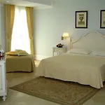 Daphne Hotel 4*