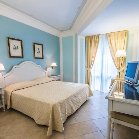 Otel Daphne Giardini Naxos