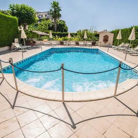 Hotel Daphne Giardini Naxos