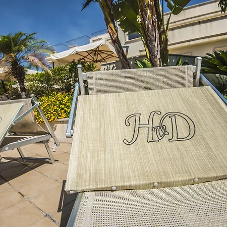 Hotel Daphne 4*