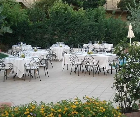 Daphne 4* Giardini Naxos