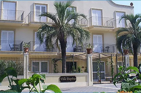 Daphne Giardini Naxos