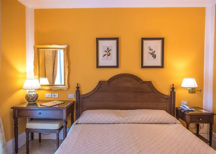 Hotel Daphne Giardini-Naxos