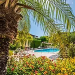 Hotel Daphne