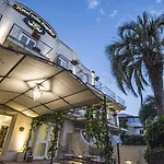 Hotel Daphne