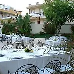 Hotel Daphne