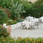 Daphne Hotel 4*