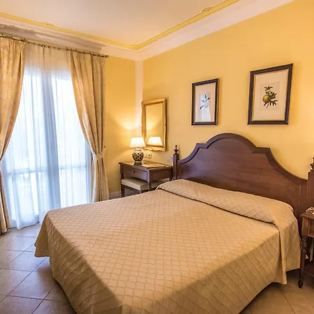 Daphne Hotell Giardini Naxos