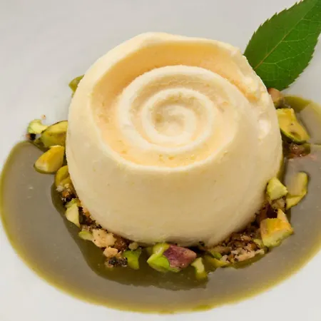 Daphne Hotel 4*