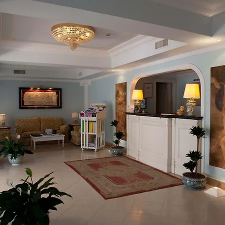 Hotell Daphne 4*