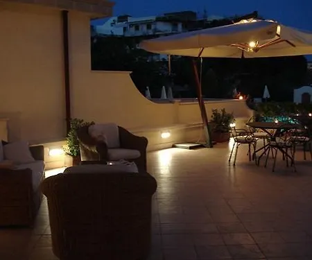 Daphne Hotel 4*