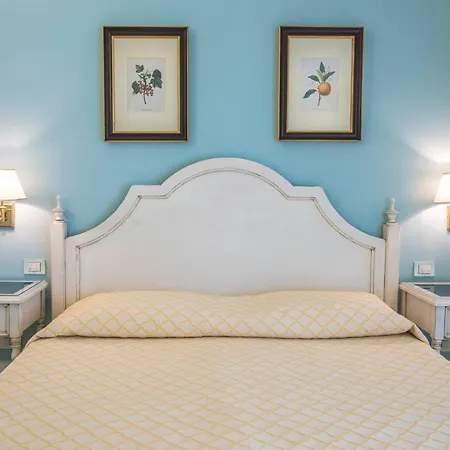 Hotell Daphne Giardini Naxos