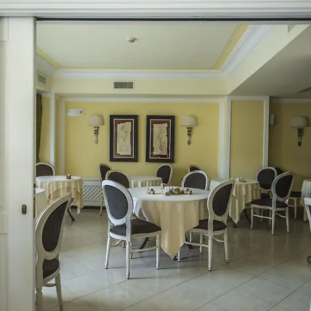 Hotel Daphne Giardini-Naxos