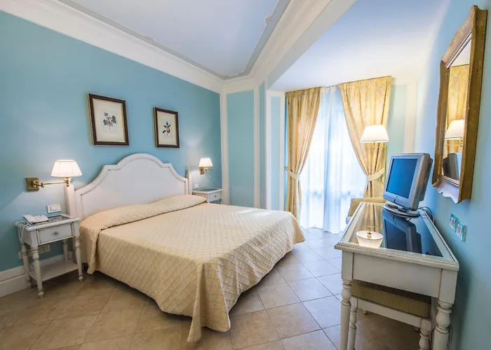 Hotell Daphne Giardini Naxos