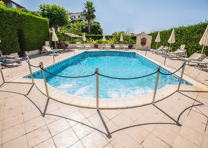 Hotell Daphne Giardini Naxos