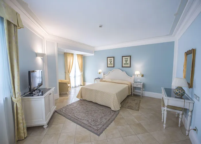 Daphne Giardini-Naxos