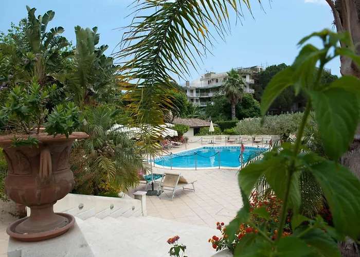 Hotell Daphne Giardini Naxos