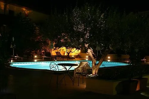 Daphne 4* جيارديني ناكسوس