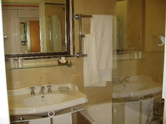 Daphne Giardini Naxos