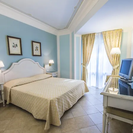 Otel Daphne Giardini Naxos