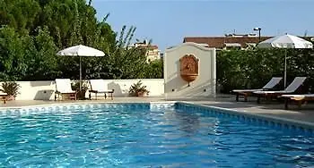 Daphne Otel 4*