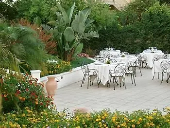 Daphne Otel 4*